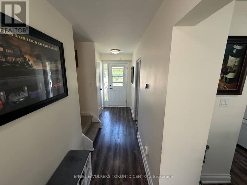 687 College Avenue W — photo 17 of 40