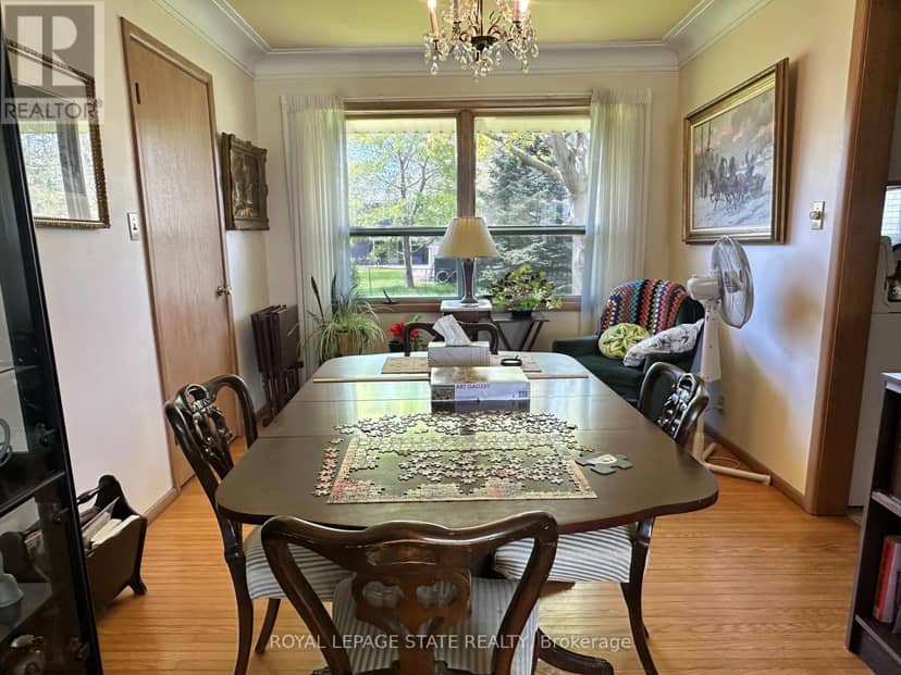130 Gardiner Avenue E — photo 14 of 39
