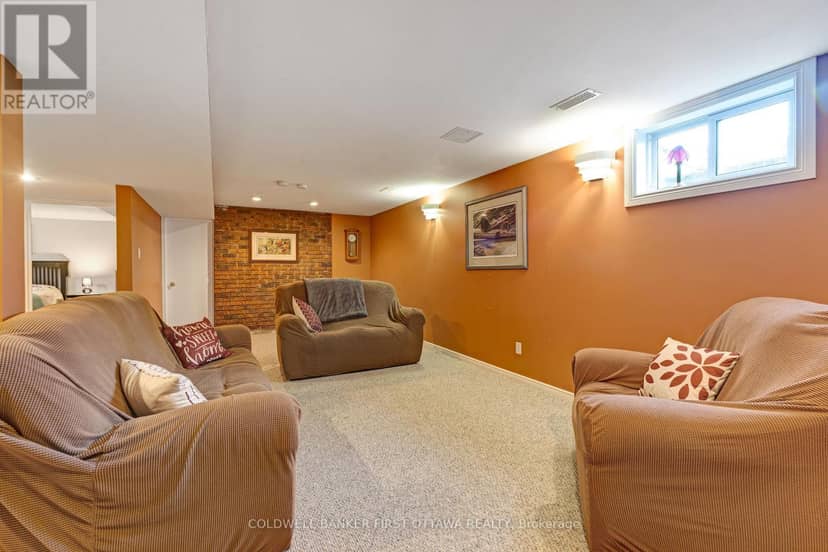6443 Martin Street N — photo 25 of 40