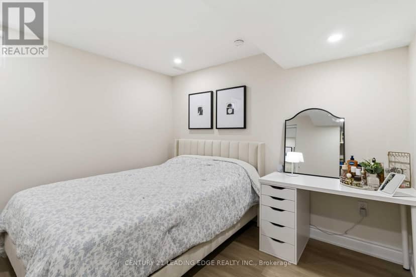 26 Huntspoint Drive — photo 36 of 40