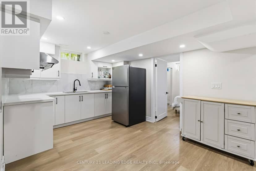 26 Huntspoint Drive — photo 33 of 40