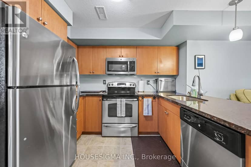 124 - 35 Mountford Drive — photo 15 of 40