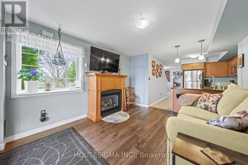 124 - 35 Mountford Drive — photo 8 of 40