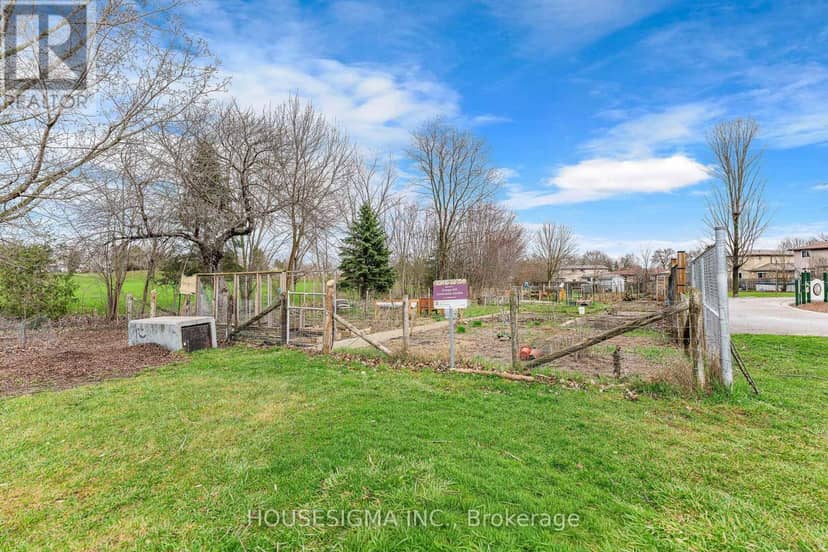 124 - 35 Mountford Drive — photo 40 of 40