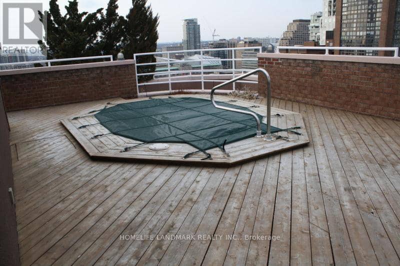 1401 - 1055 Bay Street — photo 16 of 20