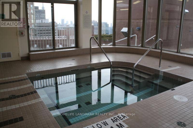 1401 - 1055 Bay Street — photo 14 of 20