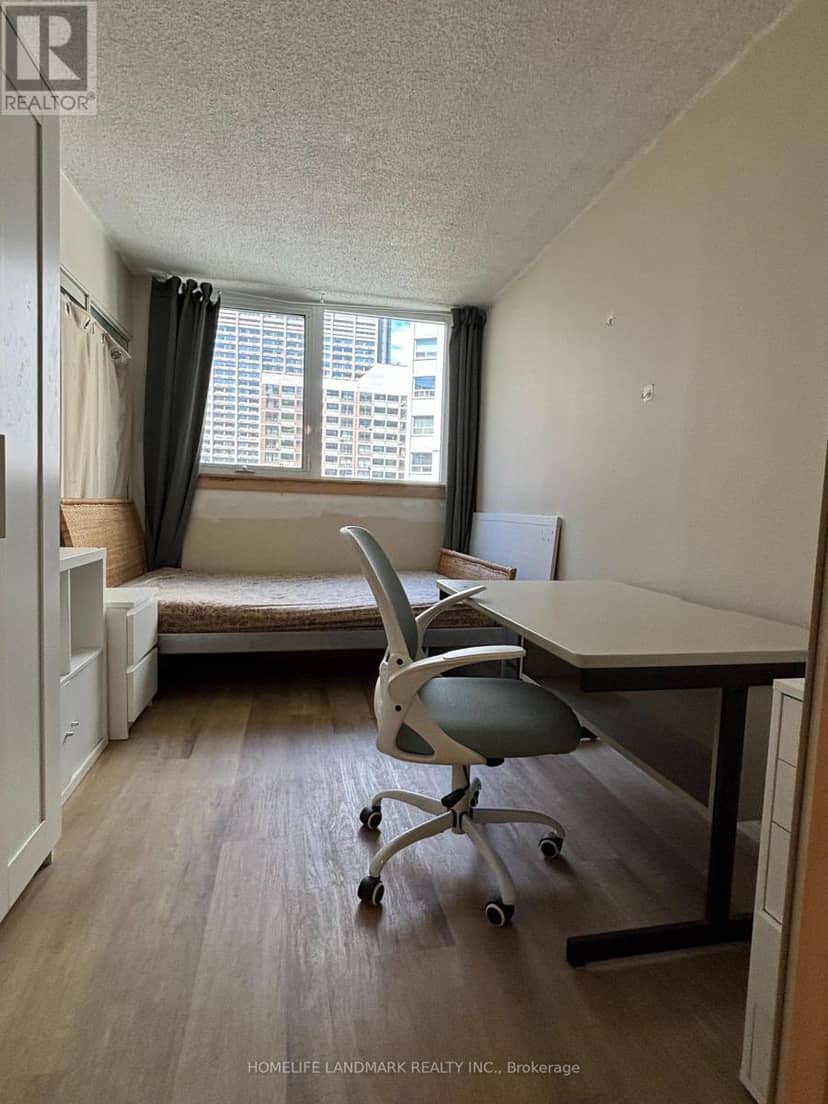 1401 - 1055 Bay Street — photo 10 of 20