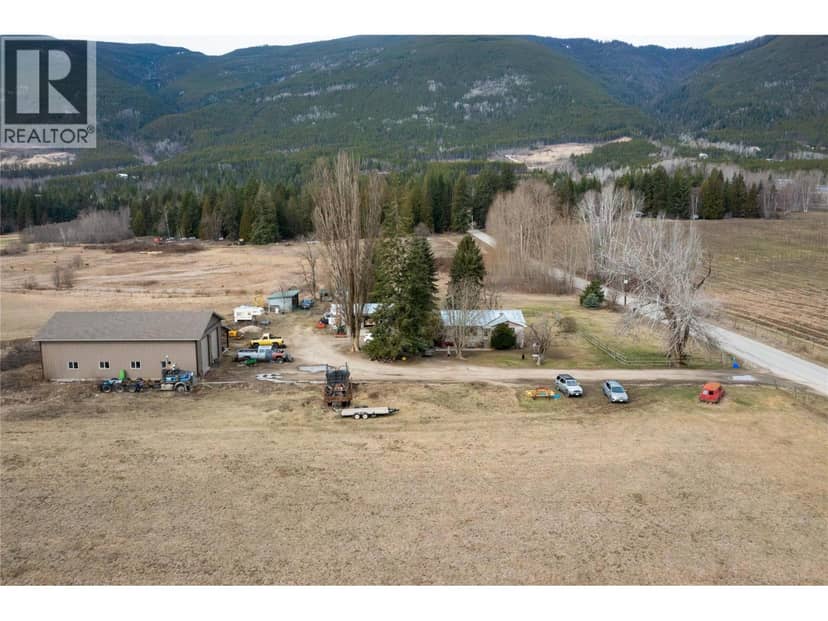 5311 30 Avenue NW, Salmon Arm