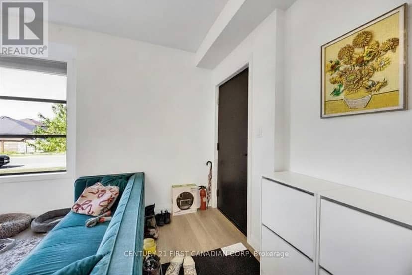 7 - 3900 Savoy Street — photo 10 of 19