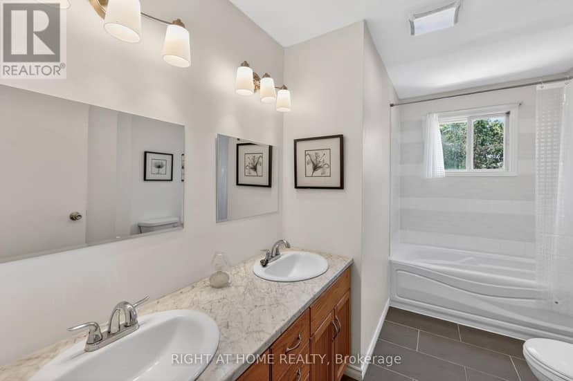 2792 Stephen Drive — photo 18 of 36