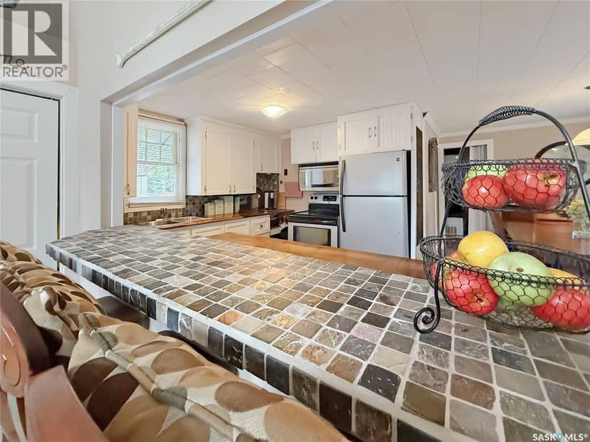 110 Lakeshore DRIVE — photo 12 of 40