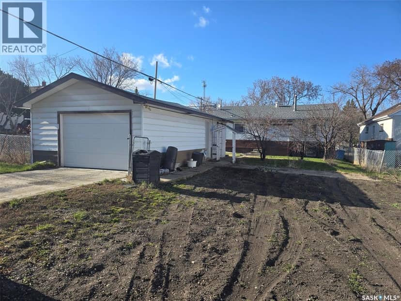 517 Nina STREET, Broadview, photo 3