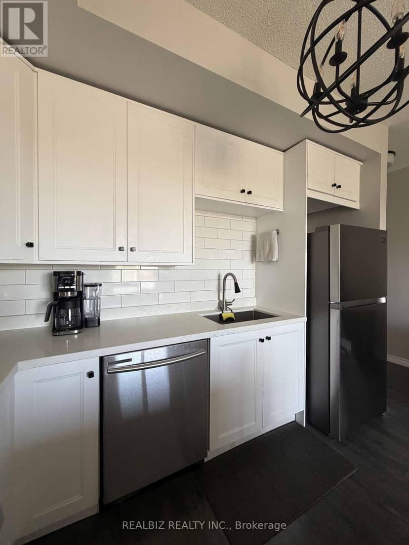 512 - 135 James Street S — photo 13 of 26