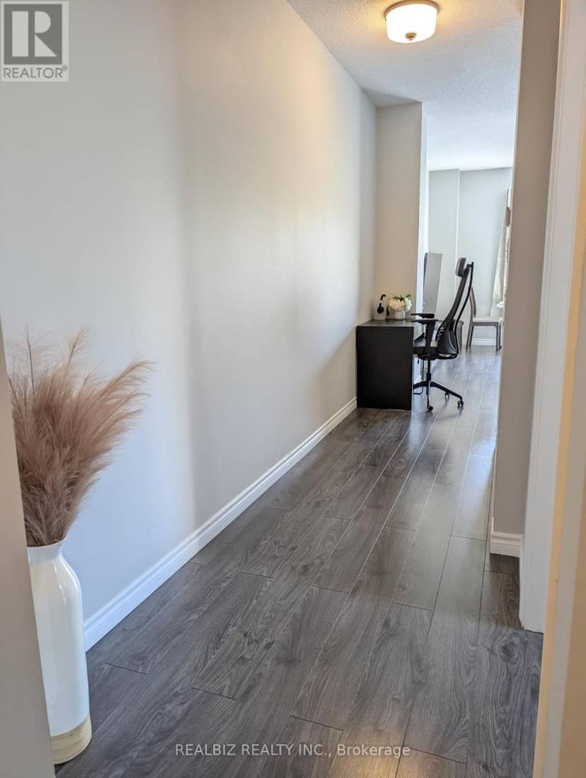 512 - 135 James Street S — photo 23 of 26