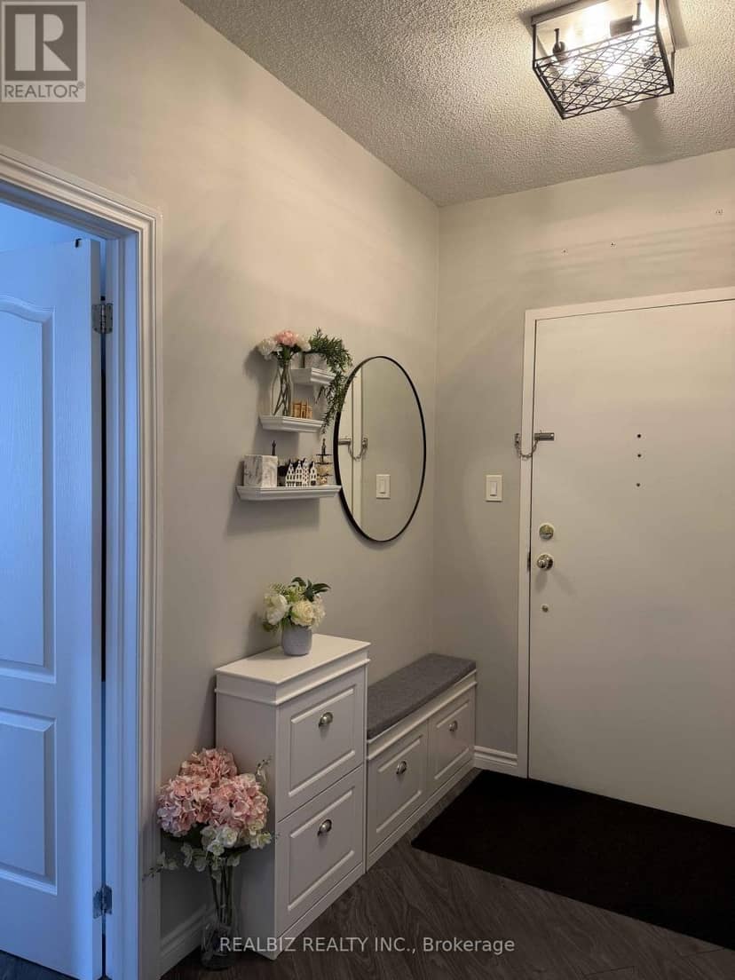 512 - 135 James Street S — photo 7 of 26