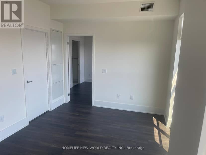 4106 - 89 Church Street — photo 15 of 30