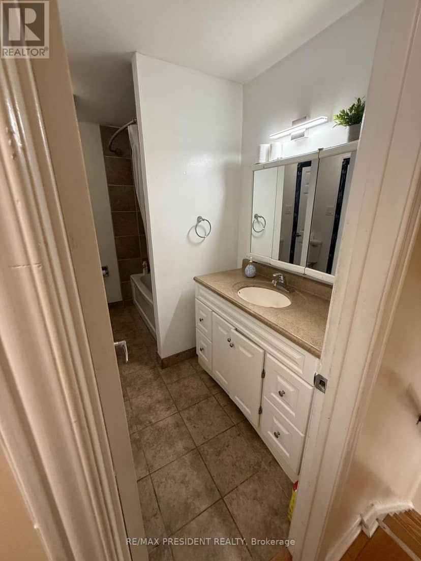 84 Primerose Crescent — photo 12 of 23