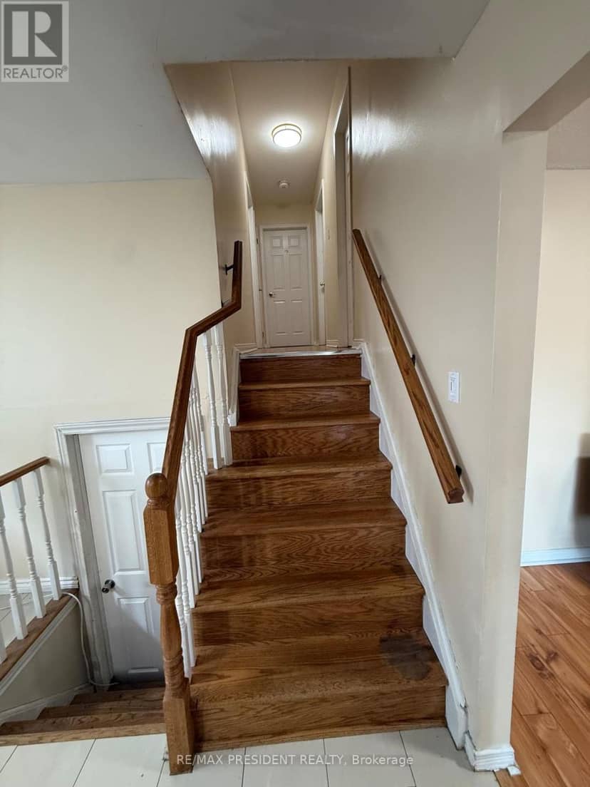 84 Primerose Crescent — photo 9 of 23