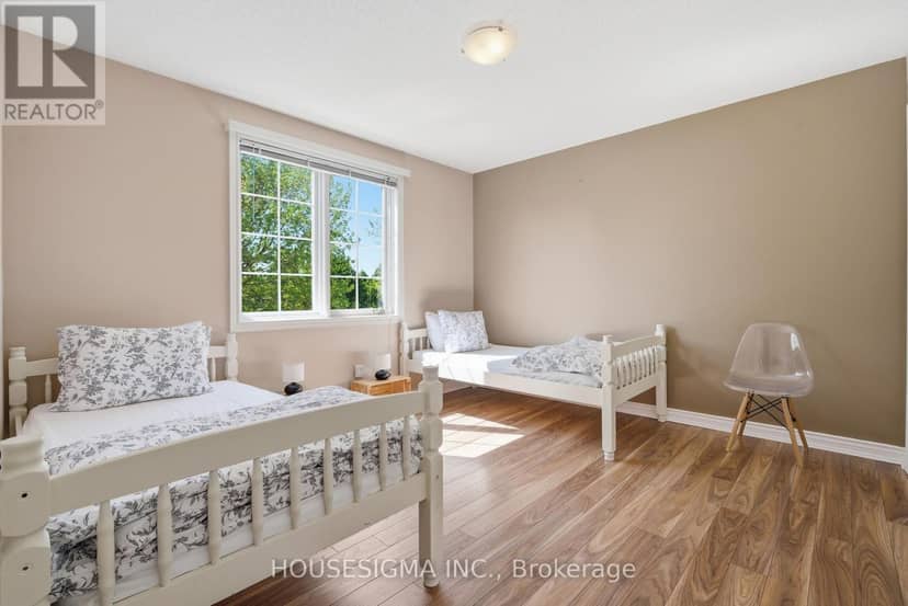 1 Newport Lane — photo 19 of 31