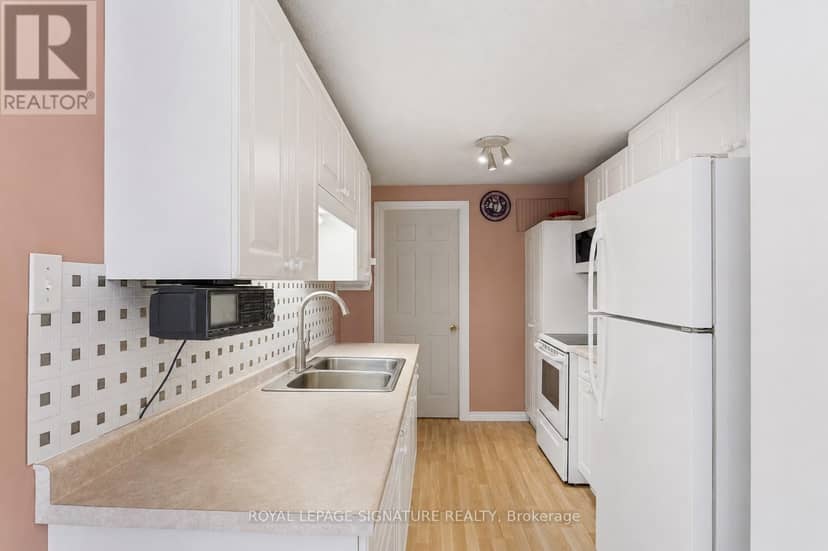 54 Scott Crescent — photo 12 of 28