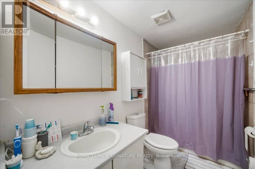 54 Scott Crescent — photo 16 of 28