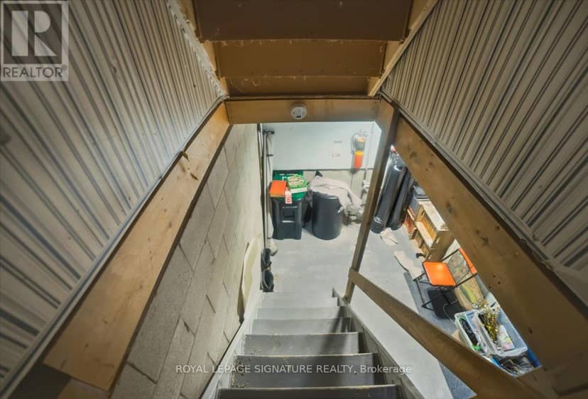 54 Scott Crescent — photo 20 of 28