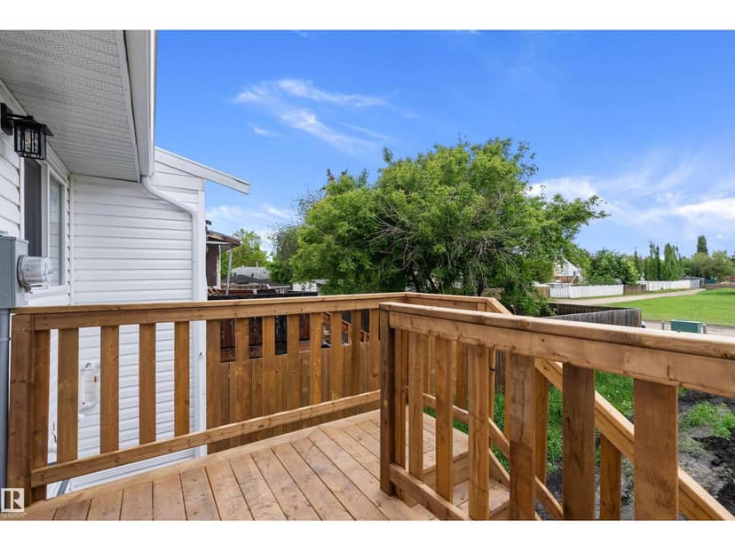 5210 55 AV — photo 22 of 22