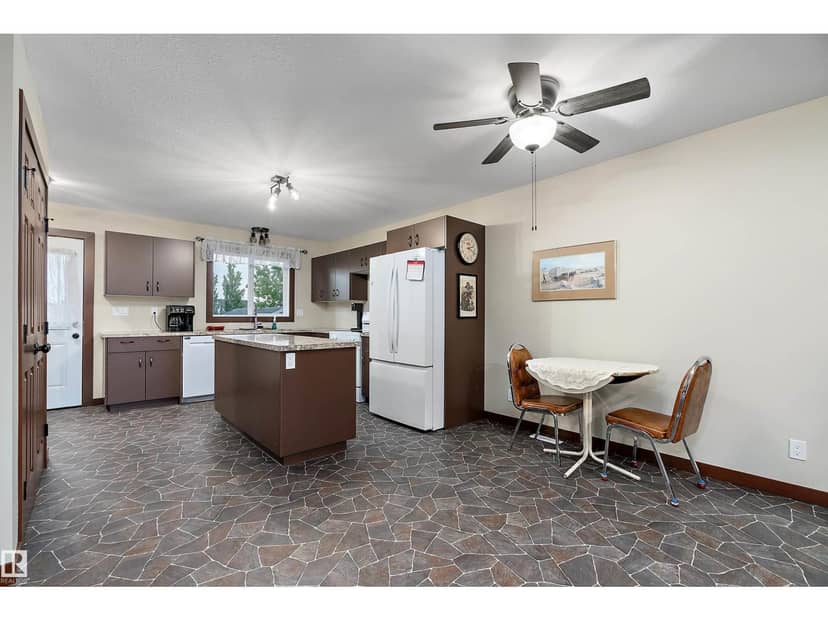 5210 55 AV, Wetaskiwin, photo 5
