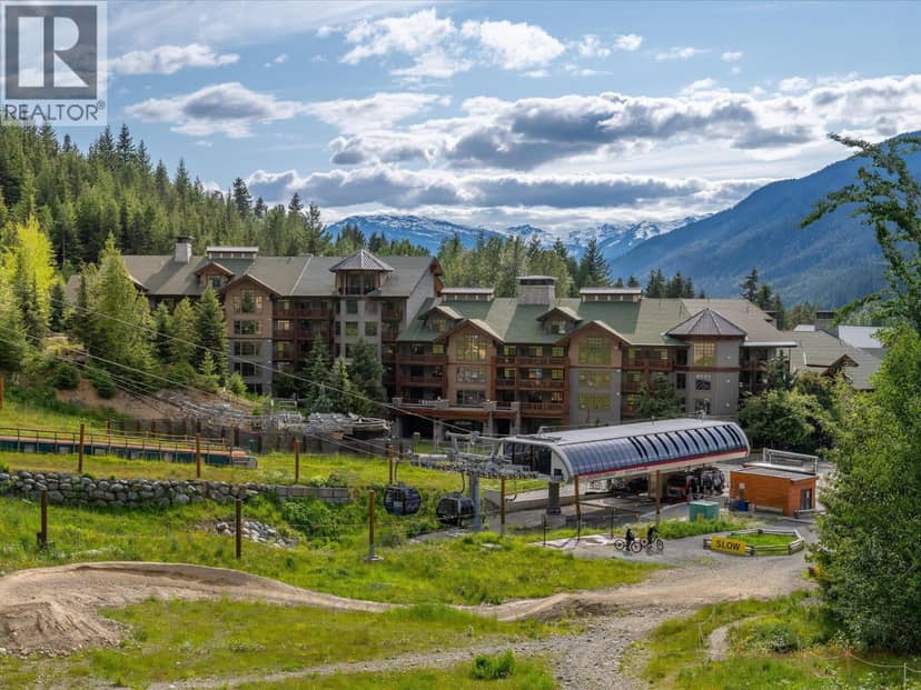 221 2202 GONDOLA WAY, Whistler
