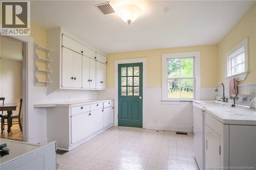 64 North Road — photo 8 of 25