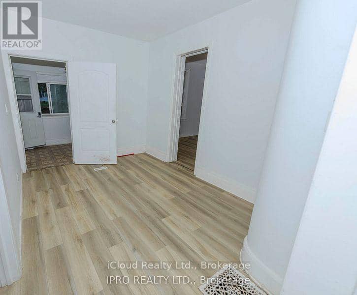 81 Florence Avenue — photo 10 of 12