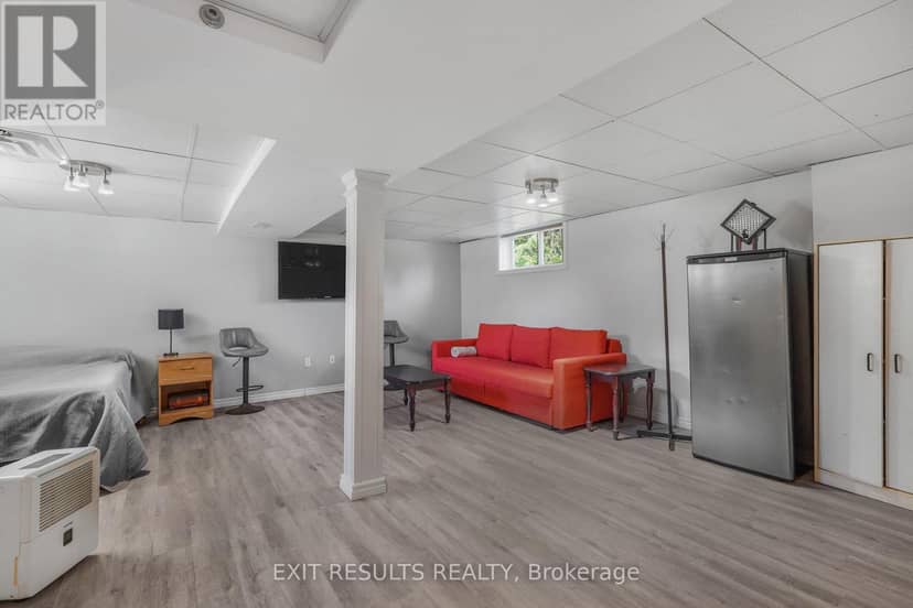 8 Beaver Lane — photo 14 of 26
