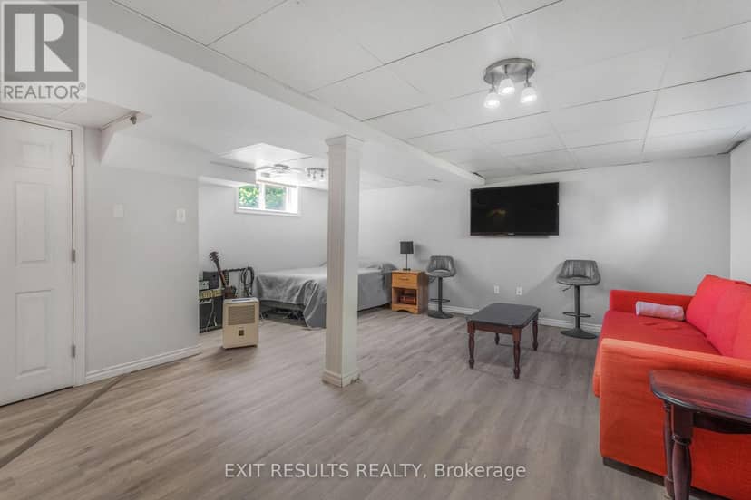 8 Beaver Lane — photo 15 of 26