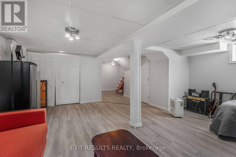 8 Beaver Lane — photo 16 of 26