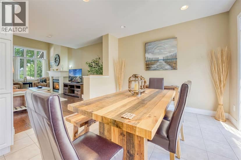 3852 Turnberry Lane — photo 19 of 36