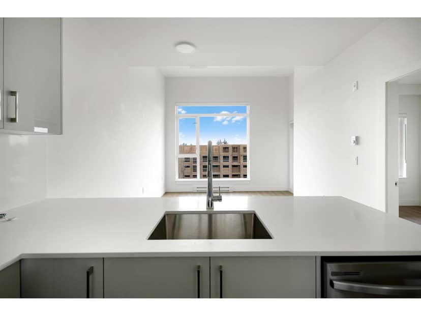 609 15739 FRASER HIGHWAY, Surrey, photo 5