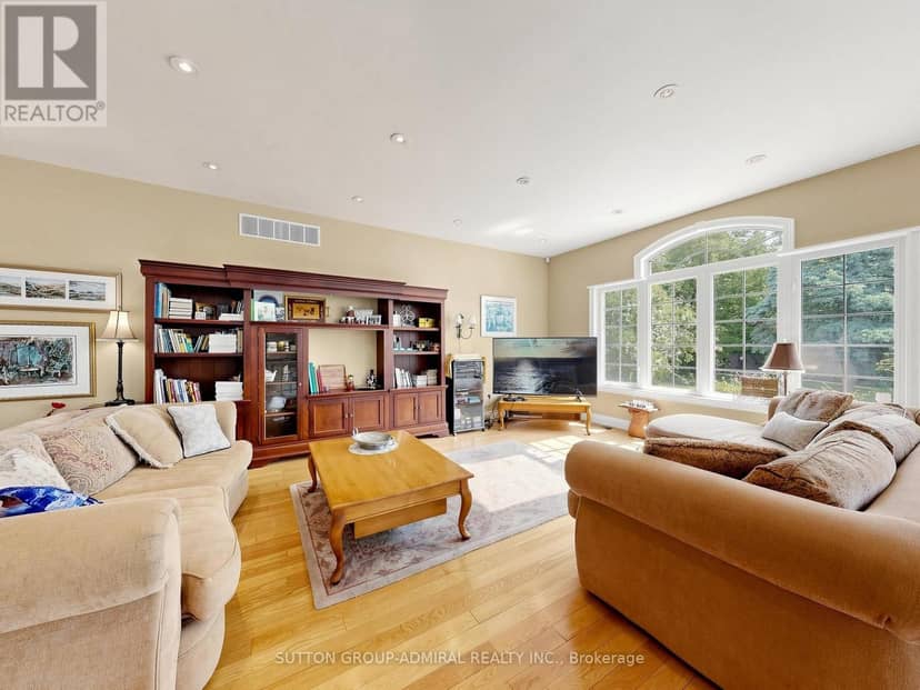 3 Raymond Drive — photo 4 of 40