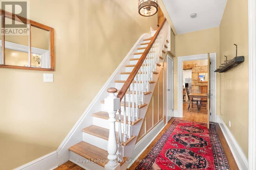 19 London Road E — photo 9 of 40