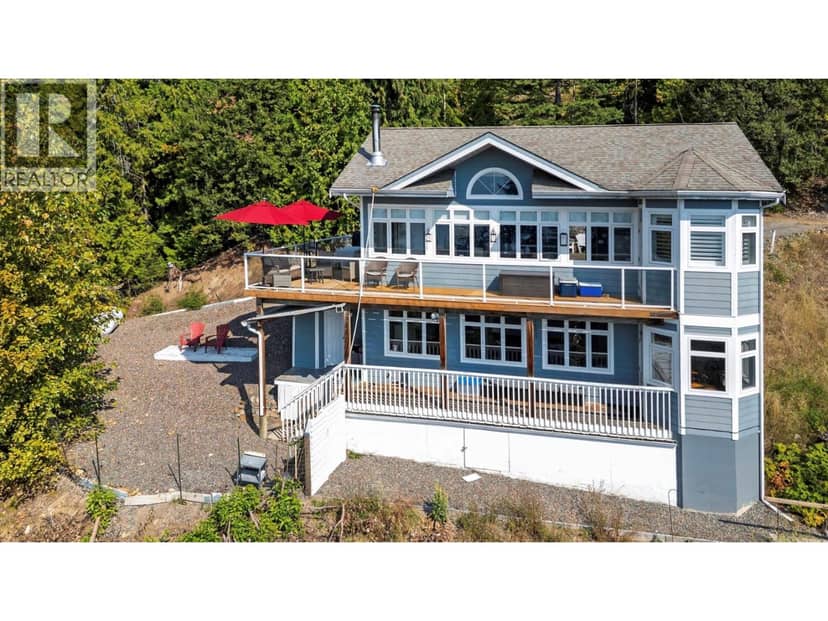 7660 Lichen Road, Anglemont