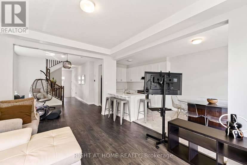 221 Billrian Crescent — photo 11 of 35