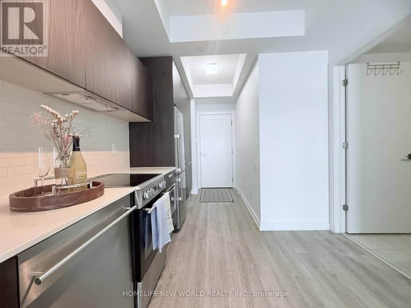 4506 - 50 Charles Street E — photo 8 of 36