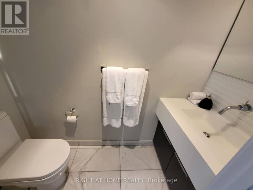PH1027 - 55 Stewart Street — photo 14 of 17