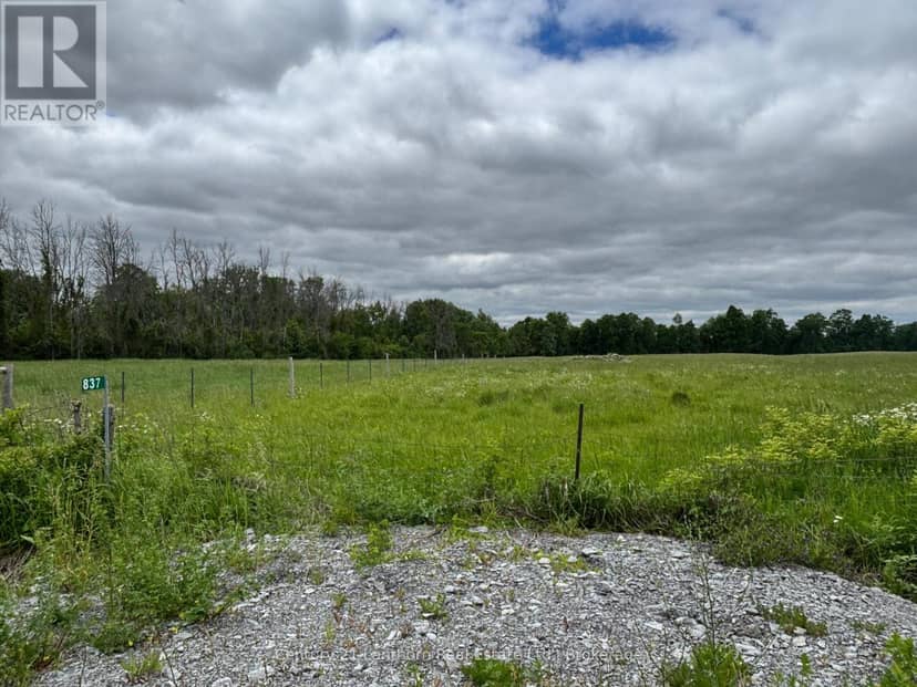 837 Fish Lake Road, Prince Edward County, photo 2
