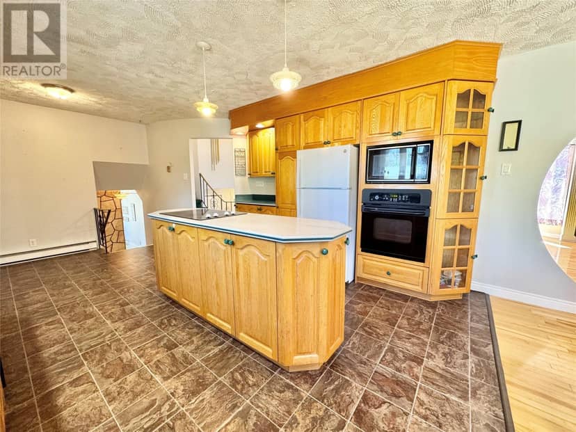 8 Gillingham Avenue — photo 15 of 40