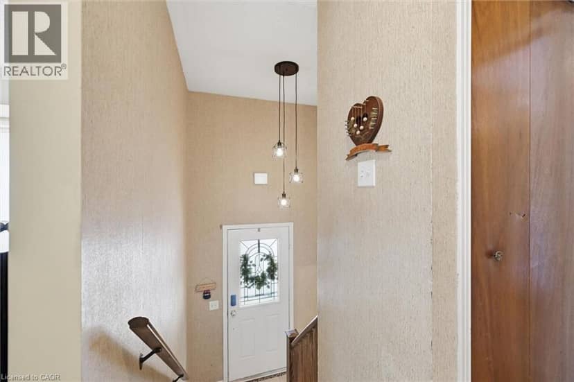 28 ROUSSEAUX Street — photo 6 of 40