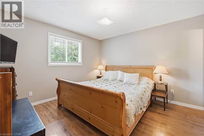 28 ROUSSEAUX Street — photo 7 of 40