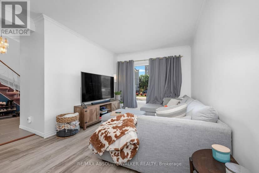 412 Montreal Road — photo 5 of 27