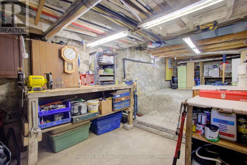 87 St Andrew Street N — photo 21 of 40