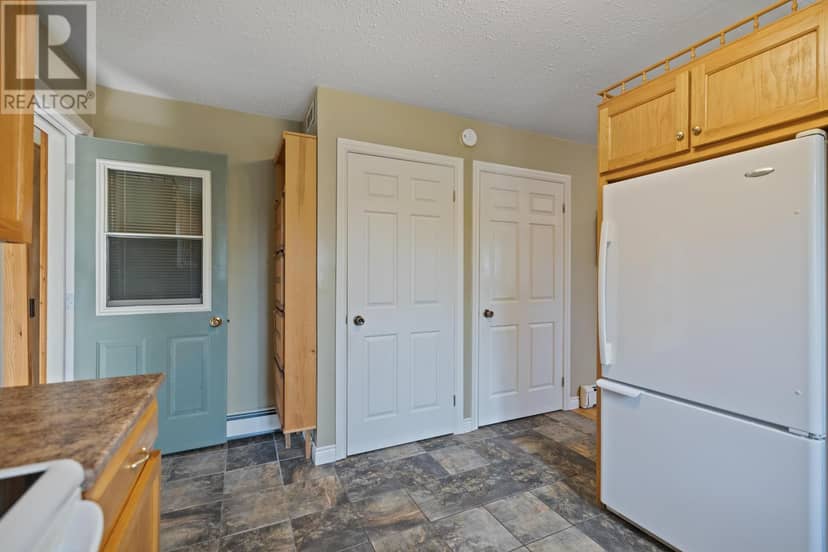 19 Marjorie Crescent — photo 11 of 40