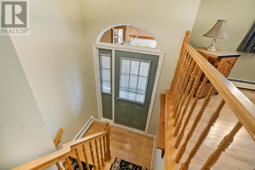 19 Marjorie Crescent — photo 28 of 40